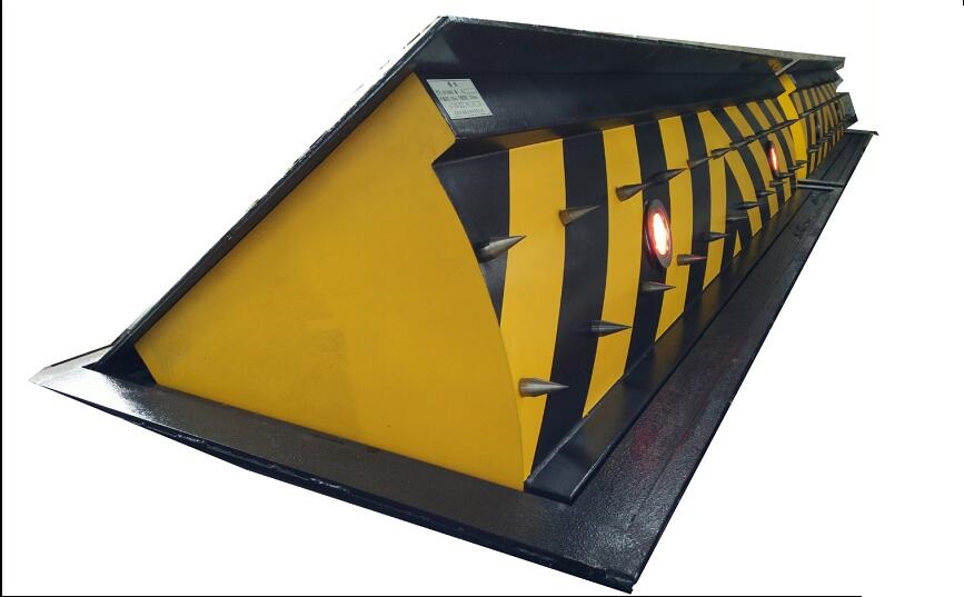 XW新款墙式路障|-反恐级，拦截高度600带LED灯，墙体夜间反光