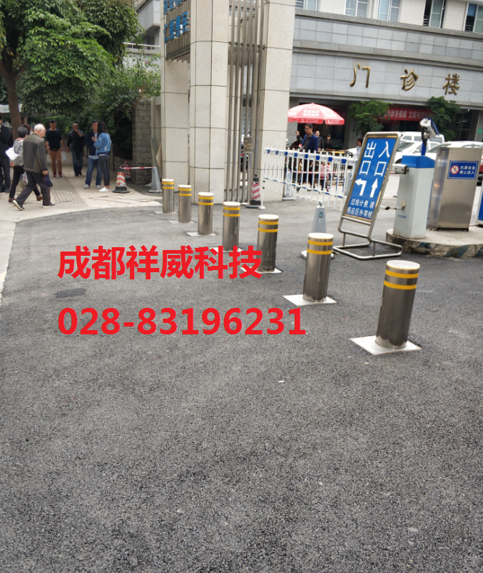 成都某三甲医院反恐路桩投入使用中