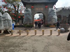 成都某著名旅游景区防撞装人车分流系统安装