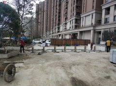 新都某高端楼盘防撞柱安装完毕